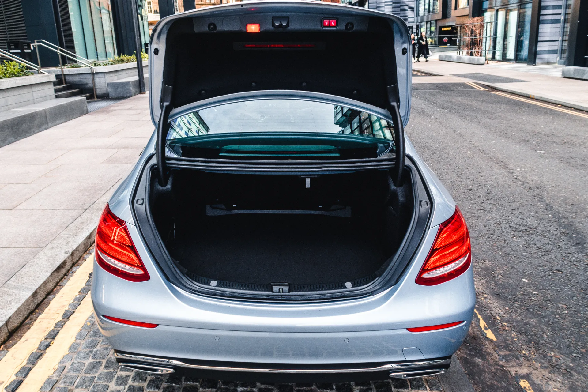 Trump Turnberry to Glasgow Transfer (Chauffeur; Taxi; Tours; Private Hire Car) Trump Turnberry to Glasgow Transfer (Chauffeur; Taxi; Tours; Private Hire Car)